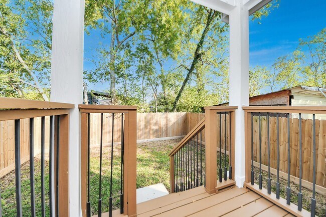 Building Photo - 3508 Omega St