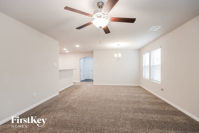 Building Photo - 25597 Roy Rogers Rd