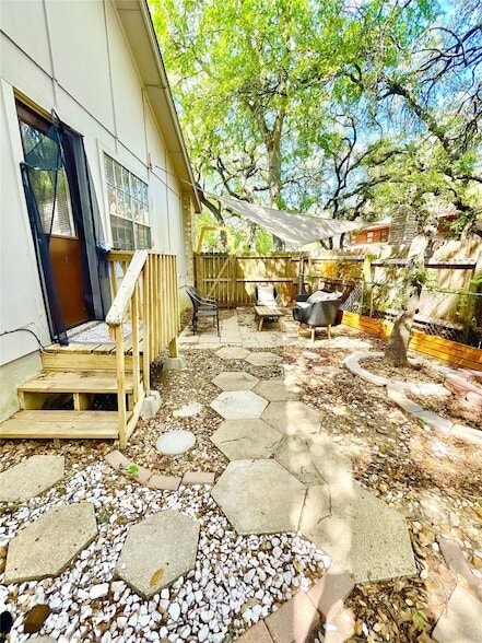 Building Photo - 7103 Woodhue Ct