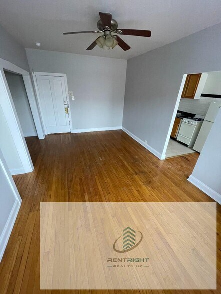 Building Photo - 4354 N Elston Ave