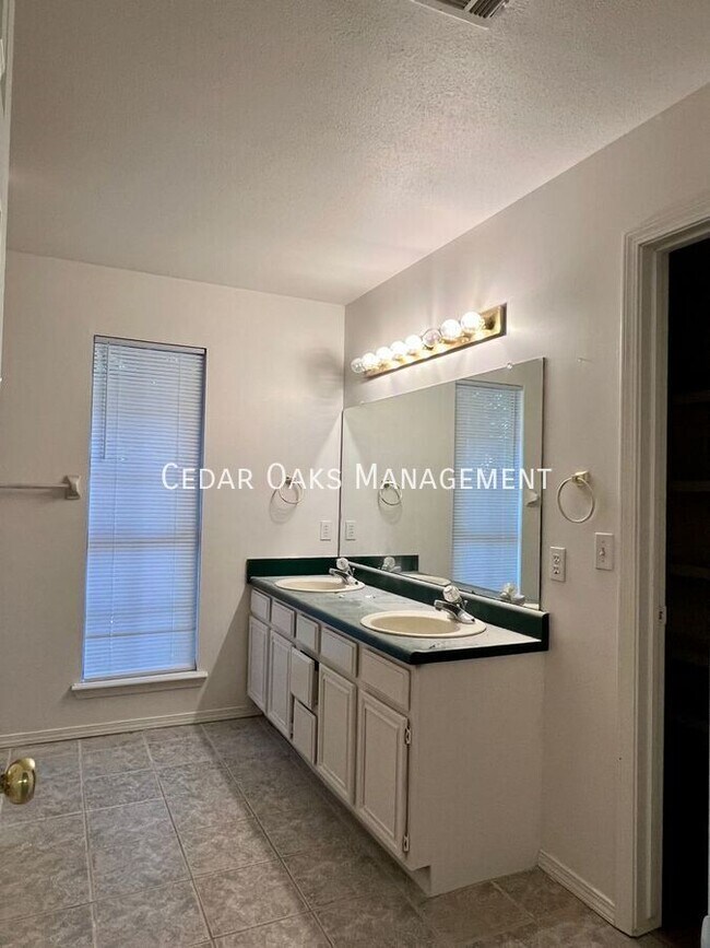 Building Photo - 3397 W Vassar-