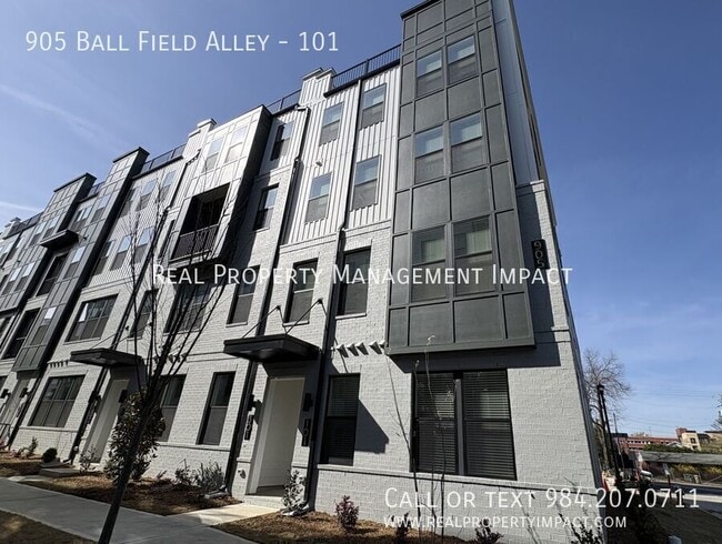 Building Photo - 112 Byrum St