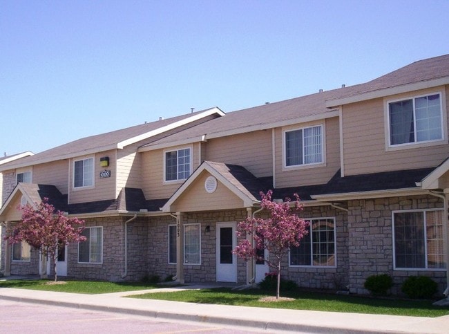 Building Photo - Ridgeport Apartments and Townhomes