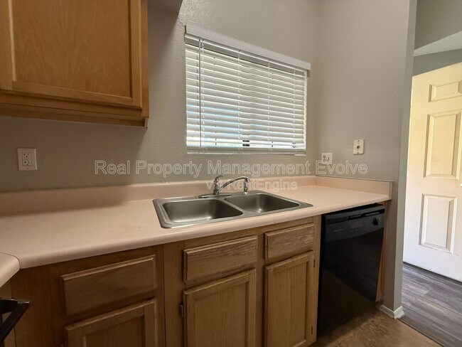 Building Photo - 455 S Mesa Dr