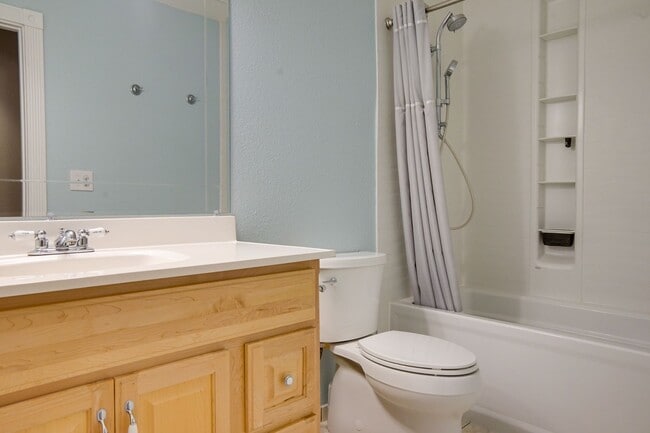 Building Photo - Ravensdale 3 Story, close to Lake Retreat,...