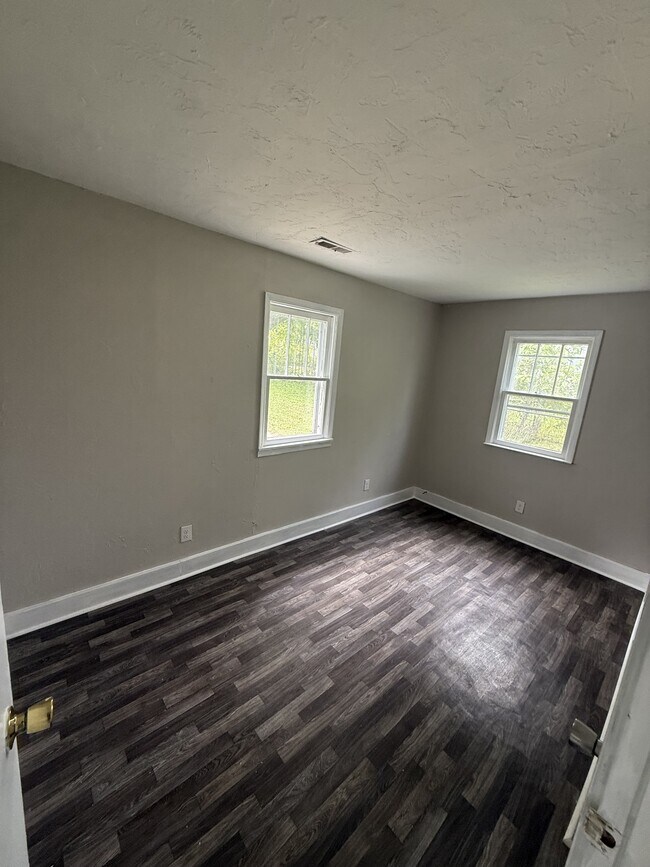Building Photo - 3411 Burton Pl