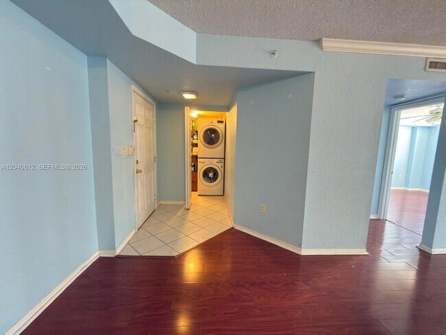 Building Photo - 1801 N Flagler Dr