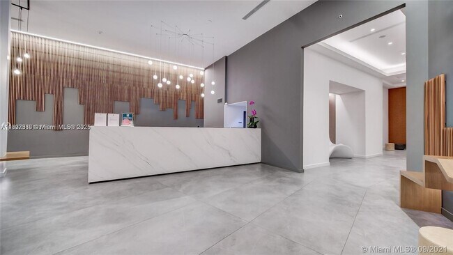 Building Photo - 350 S Miami Ave