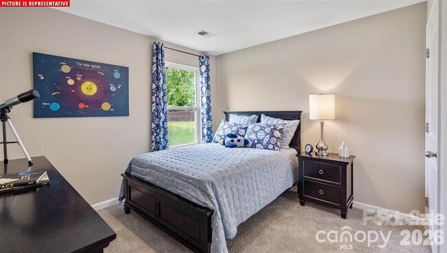 Building Photo - 1700 Vanderlyn St