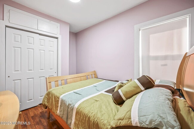 Building Photo - 601 4th Ave