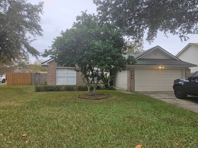 Building Photo - 8121 Fieldside Dr W