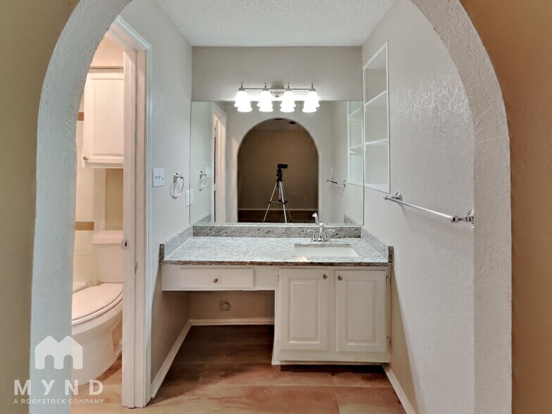 Building Photo - 1509 Brook Forest Dr