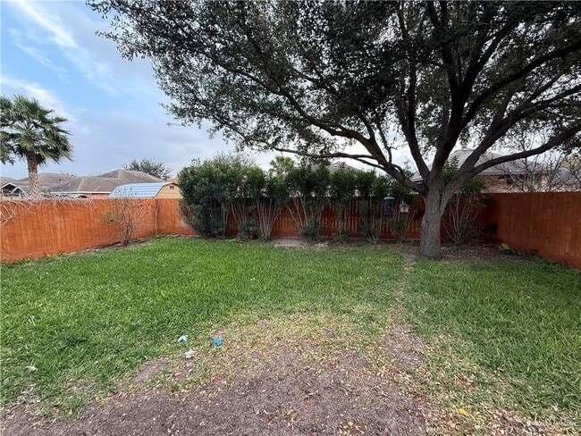 Building Photo - 25 Frontier Dr