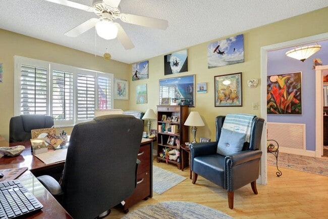 Building Photo - 455 Mohawk Ln