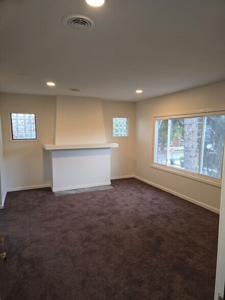 Living room - 15503 Ward St