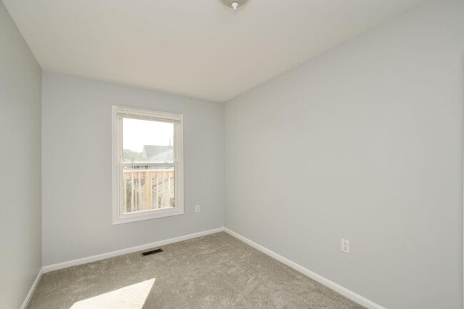 Building Photo - 7517 Belle Grae Dr