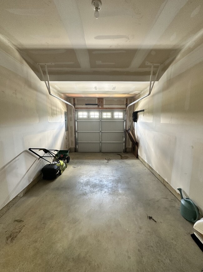 Building Photo - 255 Wilmore Dr