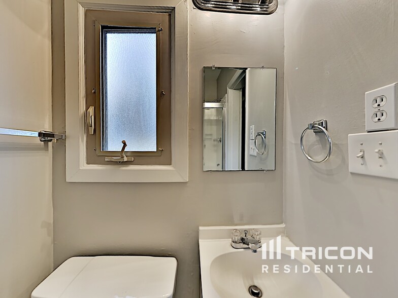Building Photo - 4811 Westridge Dr