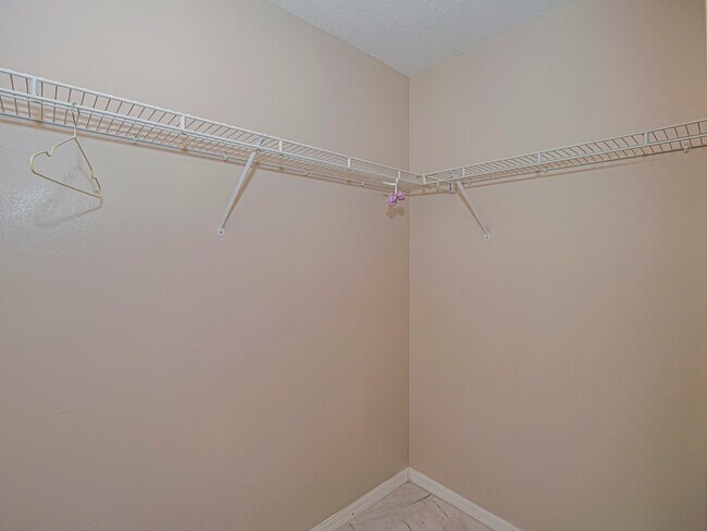 Building Photo - 105 Briarcliff Cir