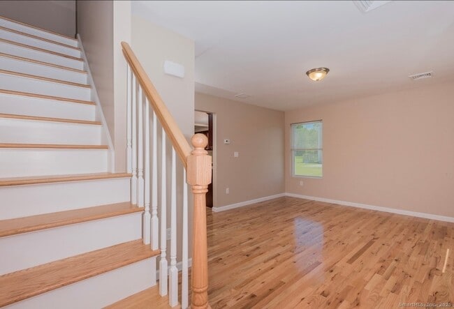 Building Photo - 13 Nature Ave