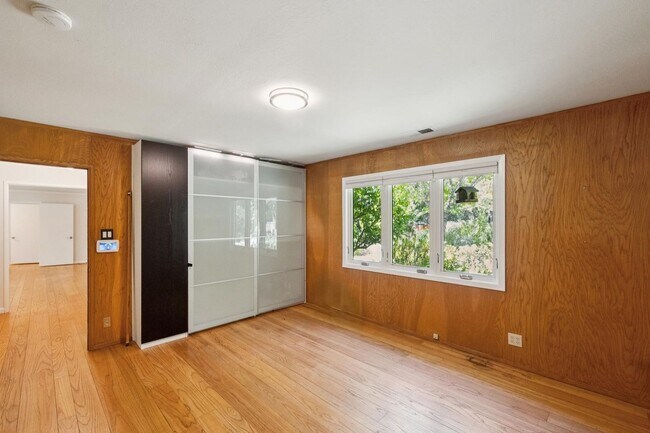Building Photo - Beautiful Ranch Home with Bonus Room & Detached ADU | Minutes to Downtown