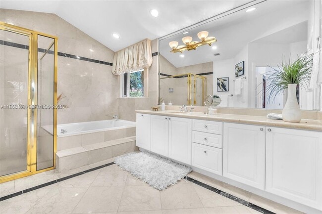 Building Photo - 620 Laurel Ln