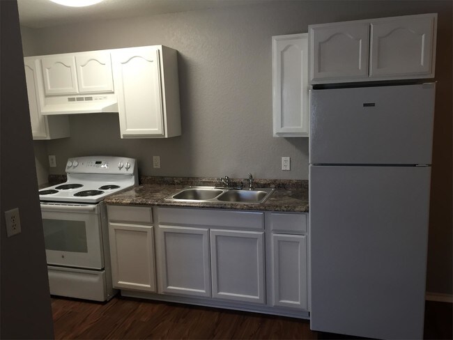 Building Photo - 11106 Belair Dr