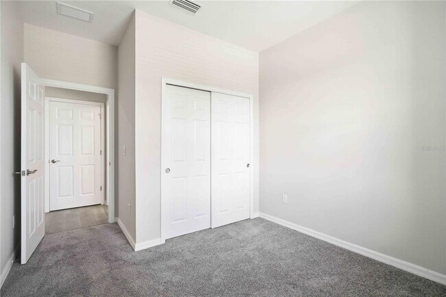 Building Photo - 5918 Fiore Dr