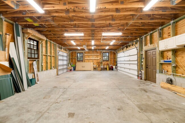 Building Photo - 10504 31st Ave E