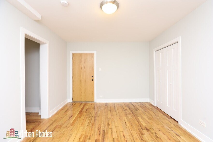 Building Photo - 557 W Arlington Pl