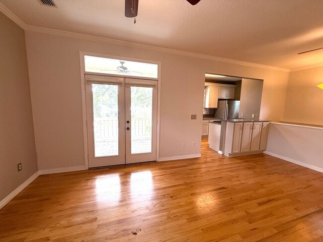 Building Photo - Adorable Two Story 2/2 Townhome in College...
