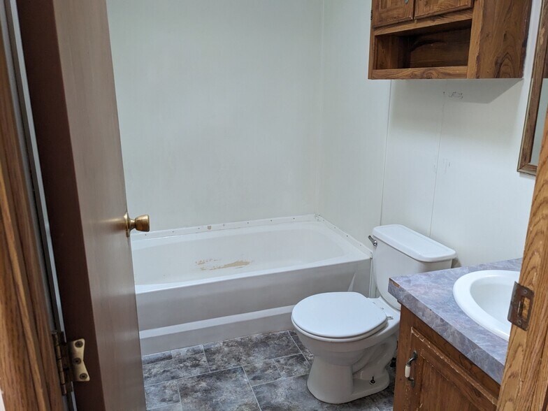 Building Photo - 2611 W Oxberry St