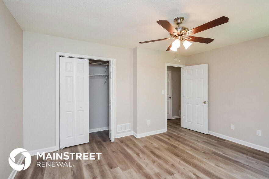 Building Photo - 10106 Stone St NW