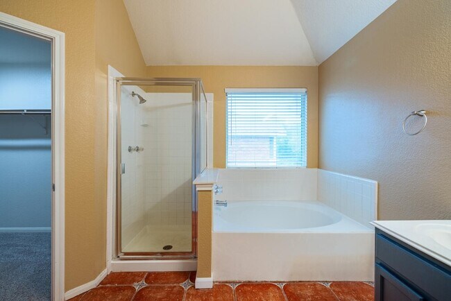 Building Photo - 1006 Tallow Trail