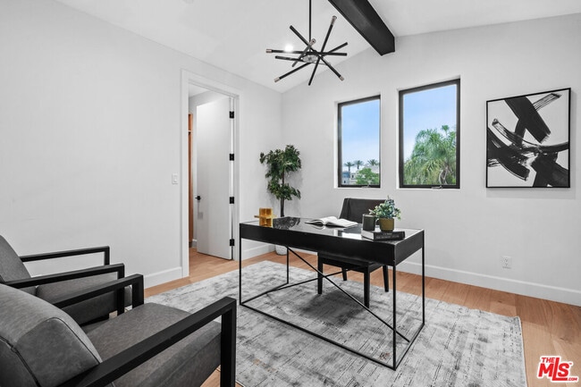 Building Photo - 4475 Mammoth Ave