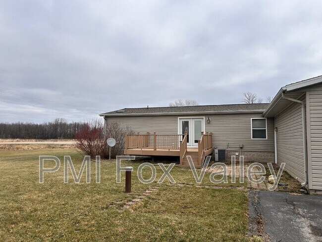 Building Photo - 5024 Shamrock Way