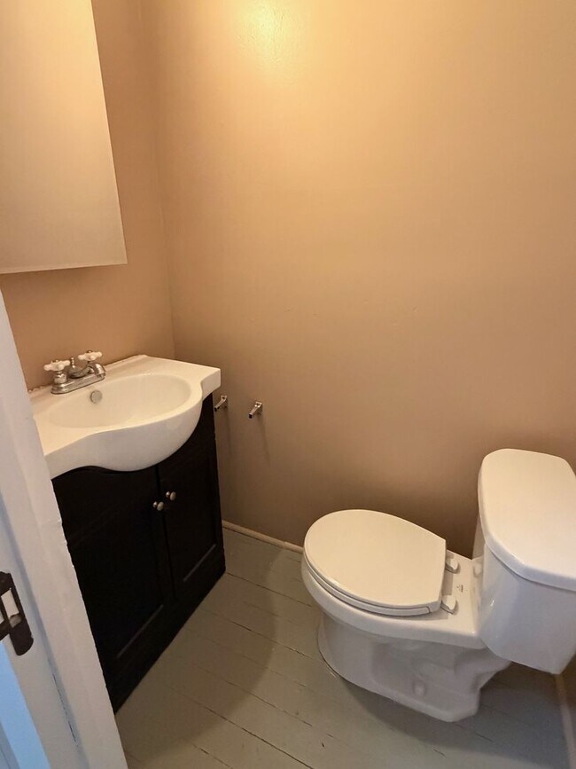 Building Photo - 3356/3372/3376 Franklin Ave.