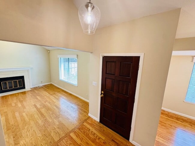 Building Photo - Beautiful updated 2 Story condo in Main Chance Estates w/attached 2 car garage!
