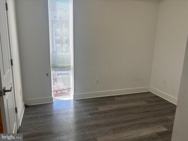 Building Photo - 818 Bladensburg Rd NE