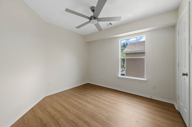 Building Photo - 17602 Bering Bridge Ln