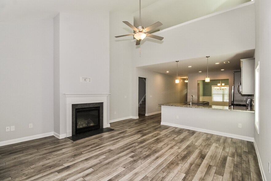 Building Photo - 2438 Legg Crk Ln