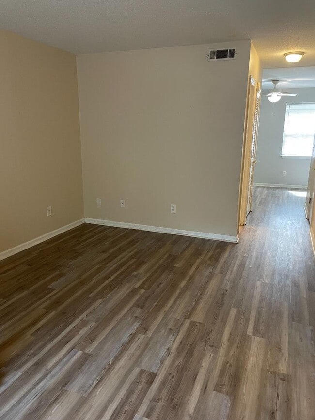 Building Photo - 113 Timber Ln