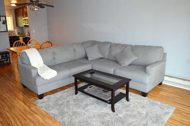 Building Photo - Updated Two Bedroom Condo with Views of th...