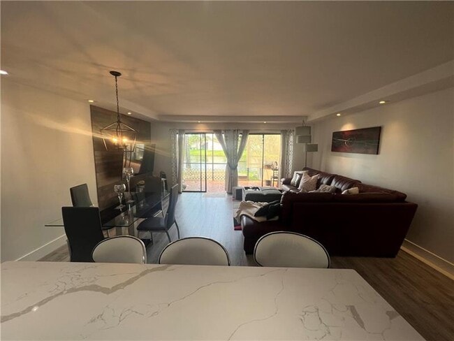 Building Photo - 211 NW 45th Ave