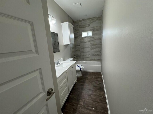 Building Photo - 1612 Canelo Dr