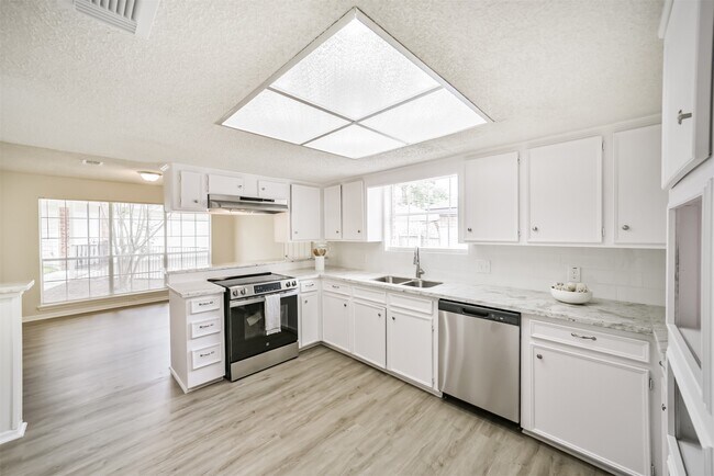 Building Photo - 1011 Baltic Ln