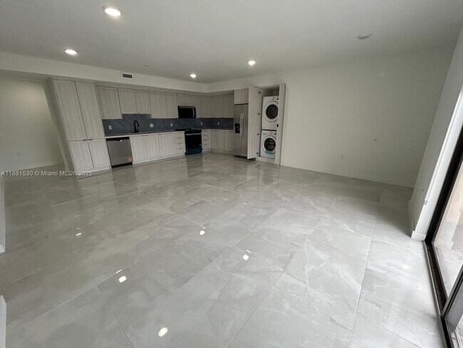 Building Photo - 14608 SW 261 St Ter