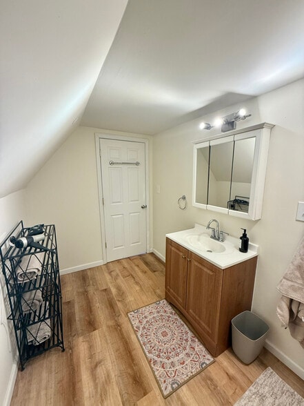 Building Photo - 143 2nd Ave