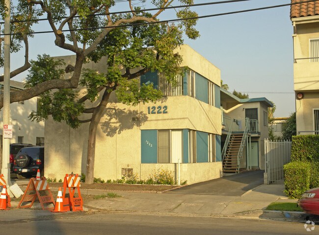 Primary Photo - Hollywoodland Apartments