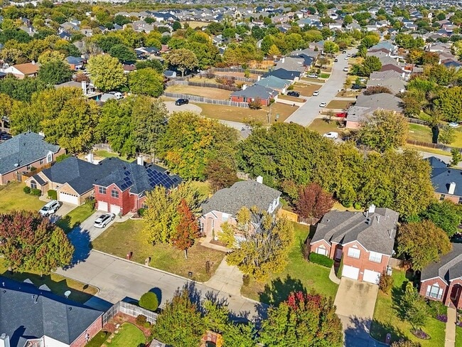 Building Photo - 1622 Stratford Dr